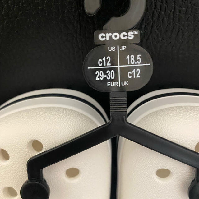 crocs(クロックス)のクロックス サンダル キッズ/ベビー/マタニティのキッズ靴/シューズ(15cm~)(サンダル)の商品写真