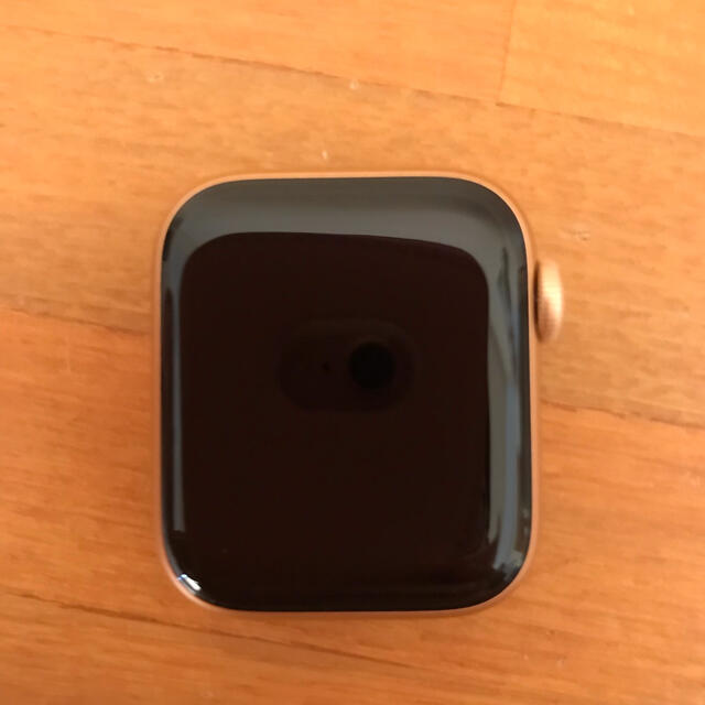 Apple Watch(アップルウォッチ)の新品同様　Apple Watch6 40mm ゴールド スマホ/家電/カメラのスマートフォン/携帯電話(その他)の商品写真