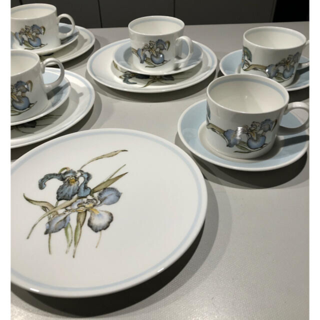 WEDGWOOD(ウェッジウッド)の美品　ウエッジウッド　スージークーパー　アイリス　トリオ5セット インテリア/住まい/日用品のキッチン/食器(食器)の商品写真