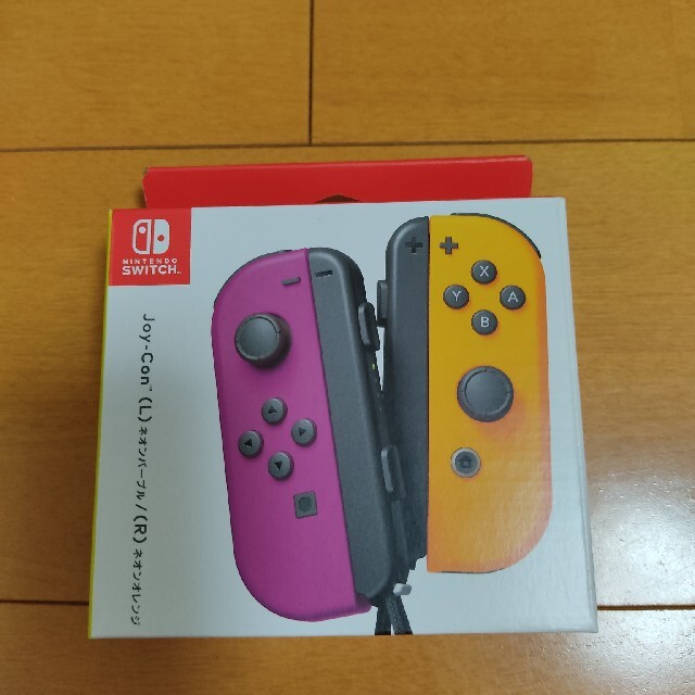 ★新品未使用★　ニンテンドースイッチ　ジョイコン　ネオンパープル　オレンジ エンタメ/ホビーのゲームソフト/ゲーム機本体(その他)の商品写真