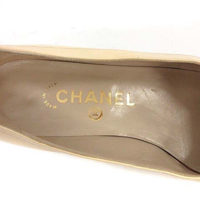 CHANEL(シャネル)のシャネル パンプス ローヒール ココマーク ゴールド金具 レザー 35 レディースの靴/シューズ(ハイヒール/パンプス)の商品写真