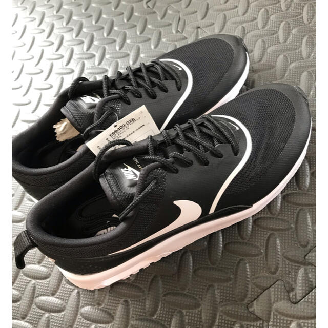 NIKE(ナイキ)のNIKE AIR MAX THEA 24.5 レディースの靴/シューズ(スニーカー)の商品写真