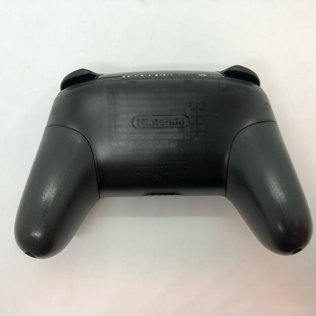 Nintendo Switch(ニンテンドースイッチ)の【純正品】Nintendo Switch Proコントローラー エンタメ/ホビーのゲームソフト/ゲーム機本体(その他)の商品写真