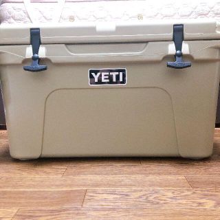 新品未使用 Yeti Tundra 45 イエティ　タンドラ　クーラーボックス(食器)