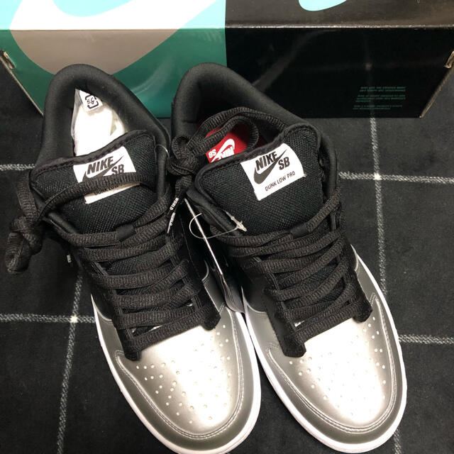 Supreme Nike SB DUNK low  メタリックシルバー 値下可