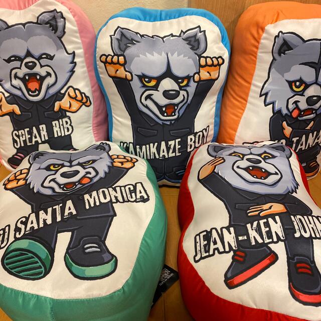 MAN WITH A MISSION(マンウィズアミッション)のMAN  WITH　A  MISSION クッション エンタメ/ホビーのタレントグッズ(ミュージシャン)の商品写真