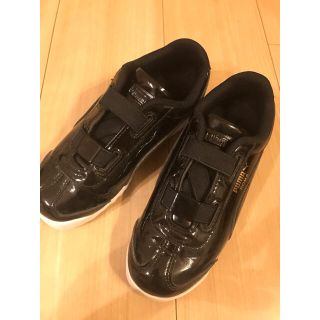 プーマ(PUMA)のプーマ　PUMA 女の子用スニーカー19㎝　黒　ブラック　エナメル(スニーカー)