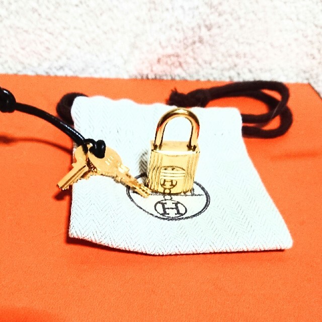 HERMES ゴールド カデナパドロック南京錠、鍵2本、保存袋付き！アクセサリー