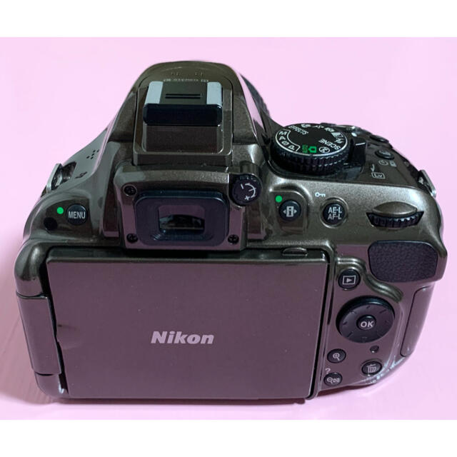 Nikon デジタル一眼レフカメラ D5200 2