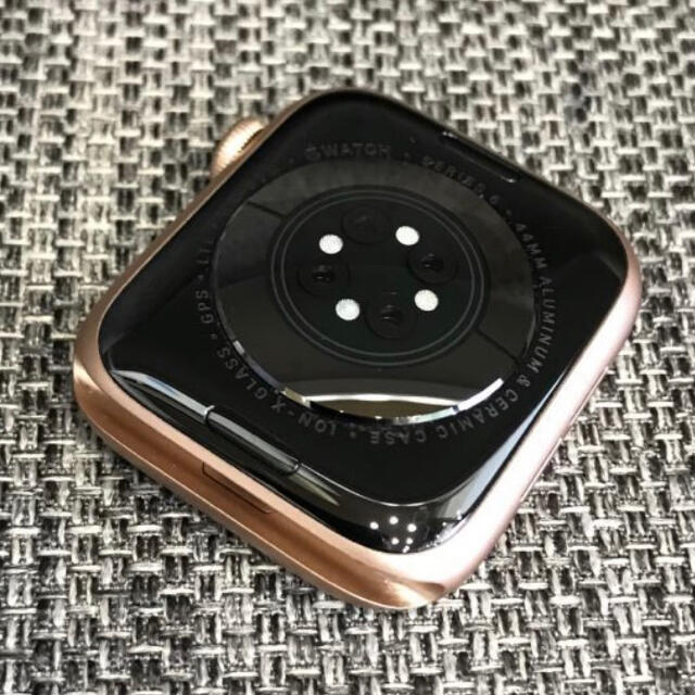 Apple(アップル)のApple Watch 6 GPS Cellular 44mm ゴールドアルミ レディースのファッション小物(腕時計)の商品写真