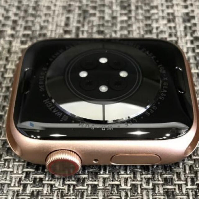 Apple(アップル)のApple Watch 6 GPS Cellular 44mm ゴールドアルミ レディースのファッション小物(腕時計)の商品写真