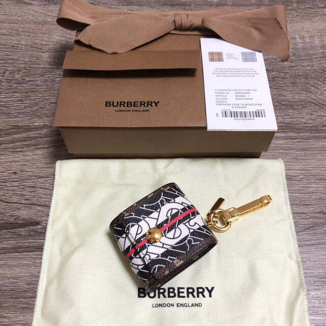 BURBERRY(バーバリー)の未使用　バーバリー　モノグラム　airpods ケース　イヤホン スマホ/家電/カメラのスマホアクセサリー(モバイルケース/カバー)の商品写真