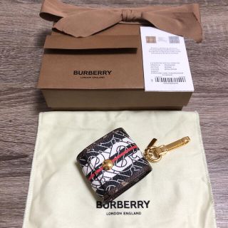 バーバリー(BURBERRY)の未使用　バーバリー　モノグラム　airpods ケース　イヤホン(モバイルケース/カバー)