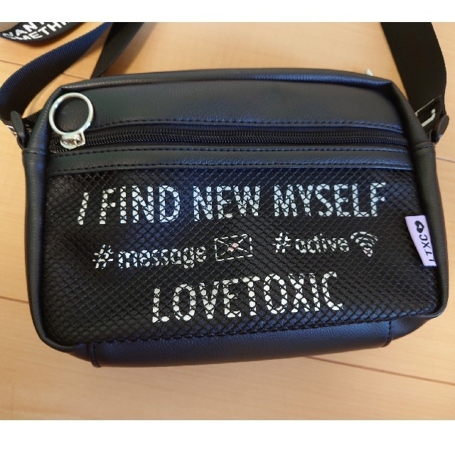 lovetoxic(ラブトキシック)のLovetoxic☆ショルダーバッグ☆美品 キッズ/ベビー/マタニティのこども用バッグ(その他)の商品写真