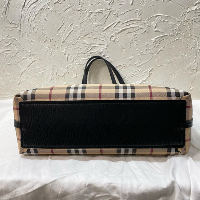 BURBERRY(バーバリー)の【美品】バーバリー リバーシブル トートバッグ ノバチェック 大容量 レディースのバッグ(トートバッグ)の商品写真