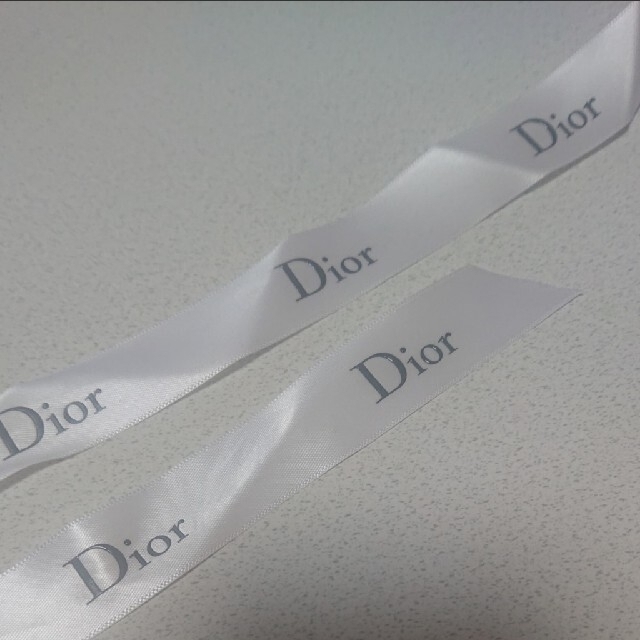Christian Dior(クリスチャンディオール)のDior ラッピングリボン ロゴ 2本セット フォーエヴァー インテリア/住まい/日用品のオフィス用品(ラッピング/包装)の商品写真