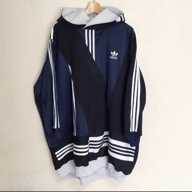 adidas 和洋折衷 歪みパーカー