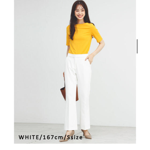 ZARA(ザラ)のBASEMENT online フレアパンツ　センタープレス　ホワイト　 レディースのパンツ(カジュアルパンツ)の商品写真