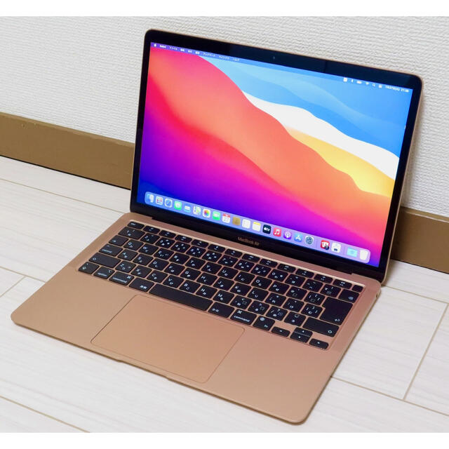 Apple(アップル)のM1 MacBookAir ゴールド　MGND3J/A アップルケア＋ スマホ/家電/カメラのPC/タブレット(ノートPC)の商品写真