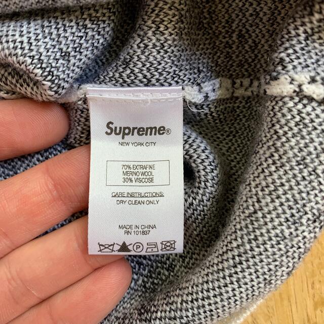 Supreme(シュプリーム)のSupreme Newspaper print Sweater 18FW メンズのトップス(ニット/セーター)の商品写真