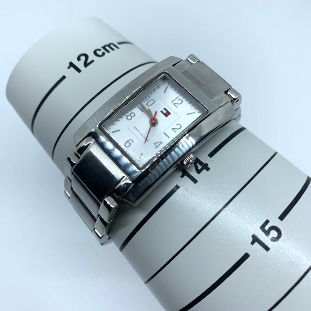 TOMMY HILFIGER(トミーヒルフィガー)のトミーヒルフィガー　レディース腕時計　スクエア型　新品電池です☆ レディースのファッション小物(腕時計)の商品写真