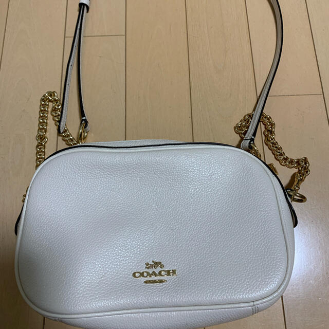 COACH(コーチ)のcoach コーチ　ショルダーバッグ　チェーン　チョーク　ホワイト レディースのバッグ(ショルダーバッグ)の商品写真