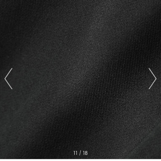 GU(ジーユー)のベルトタックストレートパンツ　black レディースのパンツ(その他)の商品写真