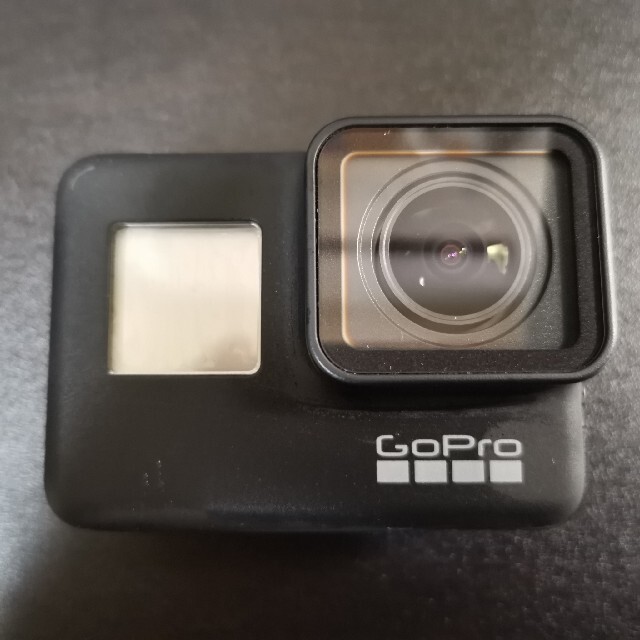 GoPro(ゴープロ)のGoPro　HERO7 black 中古　アクセサリー付 スマホ/家電/カメラのカメラ(ビデオカメラ)の商品写真