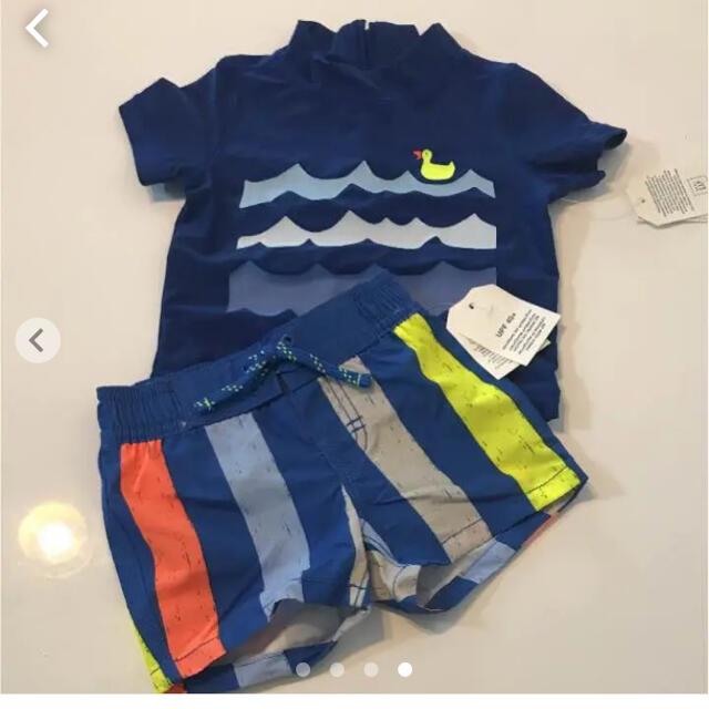 babyGAP(ベビーギャップ)の【新品タグ付き】ほぼ半額♡GAP スイムパンツ&ラッシュガードセット 60 キッズ/ベビー/マタニティのベビー服(~85cm)(水着)の商品写真