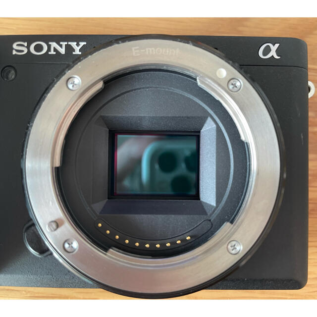 SONY(ソニー)のsony α6400 ミラーレス 一眼レフカメラ ダブルズームレンズキット スマホ/家電/カメラのカメラ(ミラーレス一眼)の商品写真