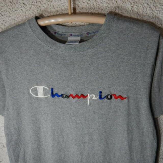 Champion(チャンピオン)のo3340　Champion　チャンピオン　刺繍　ロゴ　デザイン　tシャツ メンズのトップス(Tシャツ/カットソー(半袖/袖なし))の商品写真