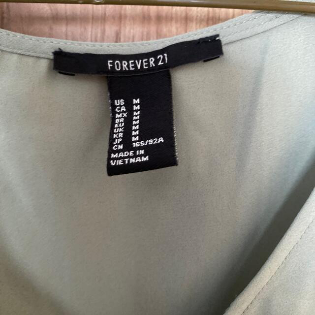 FOREVER 21(フォーエバートゥエンティーワン)のForever21シフォンシャツ レディースのトップス(シャツ/ブラウス(長袖/七分))の商品写真