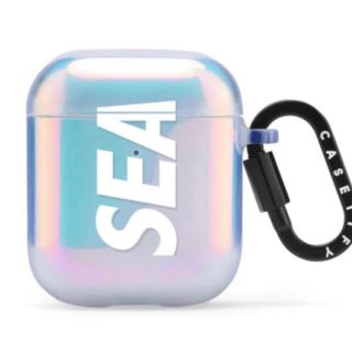 アップル(Apple)のcasetify wind and sea Air Pods case①(ストラップ/イヤホンジャック)