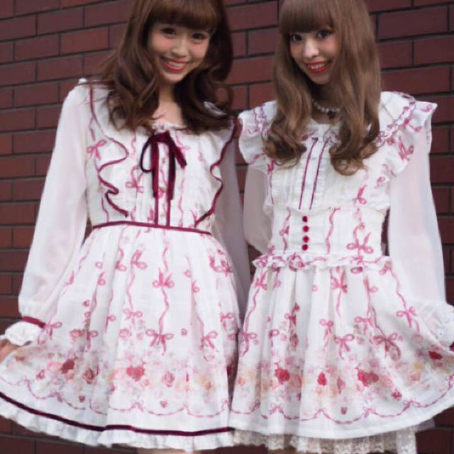 LIZ LISA - 新作リズリサイングリッシュローズ柄ジャンスカ新品 LIZ LISA - 新作リズリサイングリッシュローズ柄ジャンスカ新品