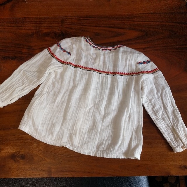 ZARA KIDS(ザラキッズ)のわーだ様専用　刺繍ブラウス　100cm相当？ キッズ/ベビー/マタニティのキッズ服女の子用(90cm~)(ブラウス)の商品写真