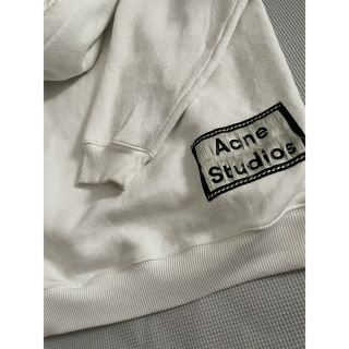 アクネ(ACNE)のacne アクネ　アクネストゥディオズ　パーカー　白　(パーカー)