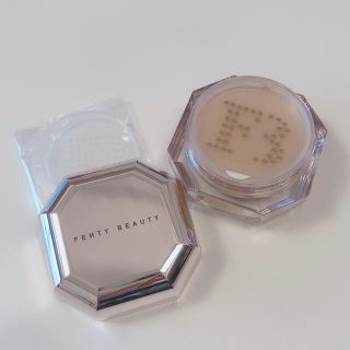 セフォラ(Sephora)のリアーナコスメ　シマーパウダー　送料込み❣️値下げ❗️(フェイスパウダー)