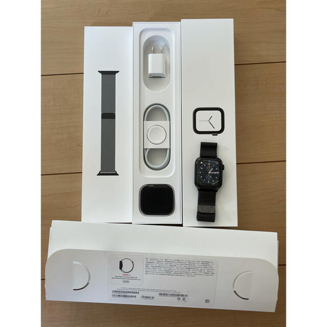 Apple Watch(アップルウォッチ)の【訳あり】Apple Watch series4 ステンレス ブラック　 メンズの時計(腕時計(デジタル))の商品写真