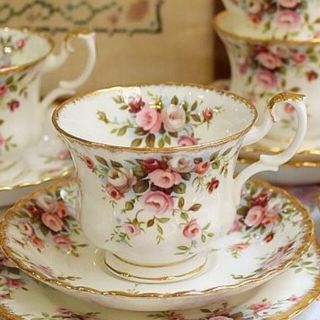 ロイヤルアルバート(ROYAL ALBERT)のロイヤルアルバート コテージガーデン レギュラーサイズ カップ＆ソーサー ローズ(食器)