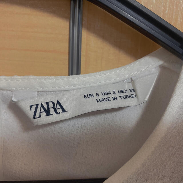 ZARA(ザラ)のZARA／トップス レディースのトップス(シャツ/ブラウス(半袖/袖なし))の商品写真