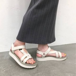 テバ(Teva)のTeva/テバ MIDFORM ARIVACA サンダル ベージュ 23cm(サンダル)