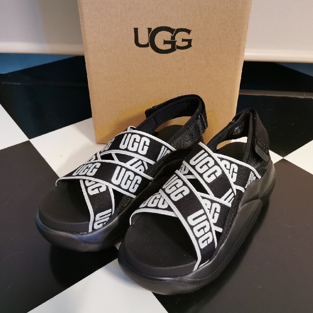 新品 UGG LA CLOUD SANDAL 24 スポーツサンダル ブラック