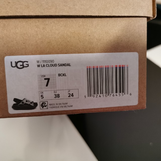 UGG(アグ)の新品 UGG LA CLOUD SANDAL 24 スポーツサンダル ブラック レディースの靴/シューズ(サンダル)の商品写真