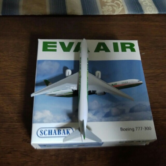 schabak1/600  エバー航空B777-300 エンタメ/ホビーのおもちゃ/ぬいぐるみ(模型/プラモデル)の商品写真