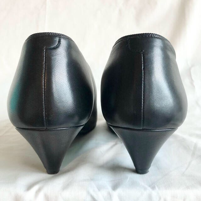 celine - 美品◇CELINE エッセンシャル Vネック パンプス 38 セリーヌ