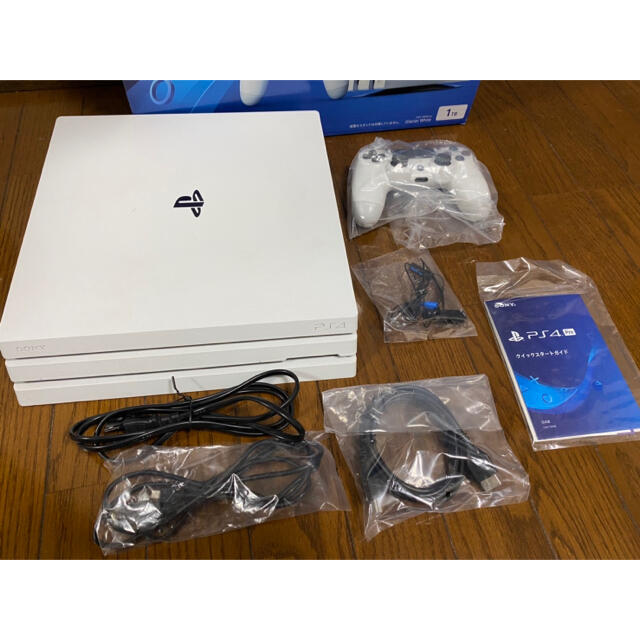 PlayStation4(プレイステーション4)のSONY PlayStation4 Pro 本体 CUH-7200BB02 エンタメ/ホビーのゲームソフト/ゲーム機本体(家庭用ゲーム機本体)の商品写真