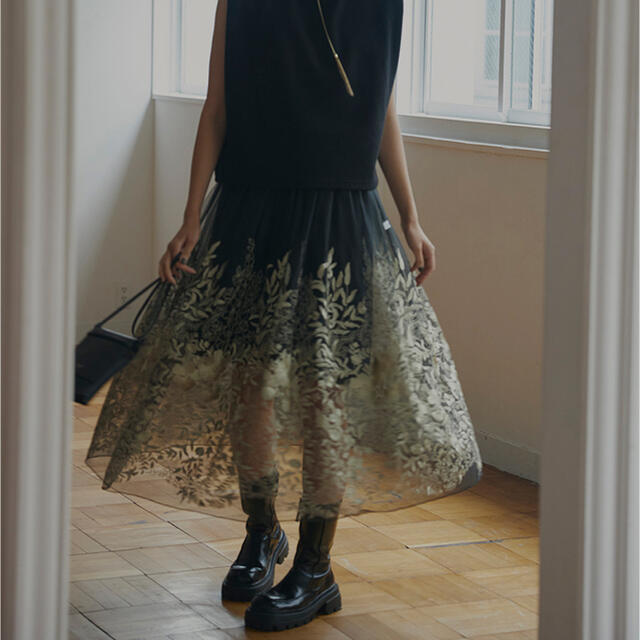 Ameri VINTAGE(アメリヴィンテージ)の【完売品】LULA TULLE EMBROIDERY SKIRT レディースのスカート(ロングスカート)の商品写真