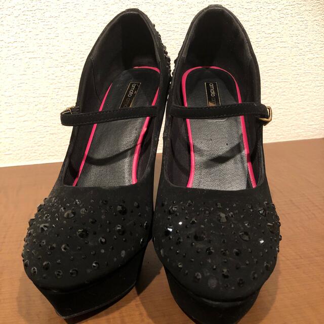 【即日〜翌日発送】アマートアマート　黒　スエード　ビジューパンプス　23.5cm レディースの靴/シューズ(ハイヒール/パンプス)の商品写真