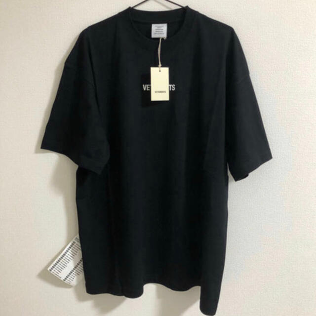 VETEMENTS ロゴ　Tシャツ