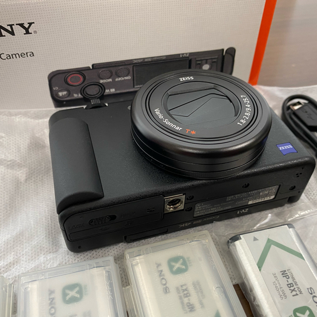 SONY(ソニー)のVLOGCOM ZV-1 きりんさん専用 スマホ/家電/カメラのカメラ(コンパクトデジタルカメラ)の商品写真